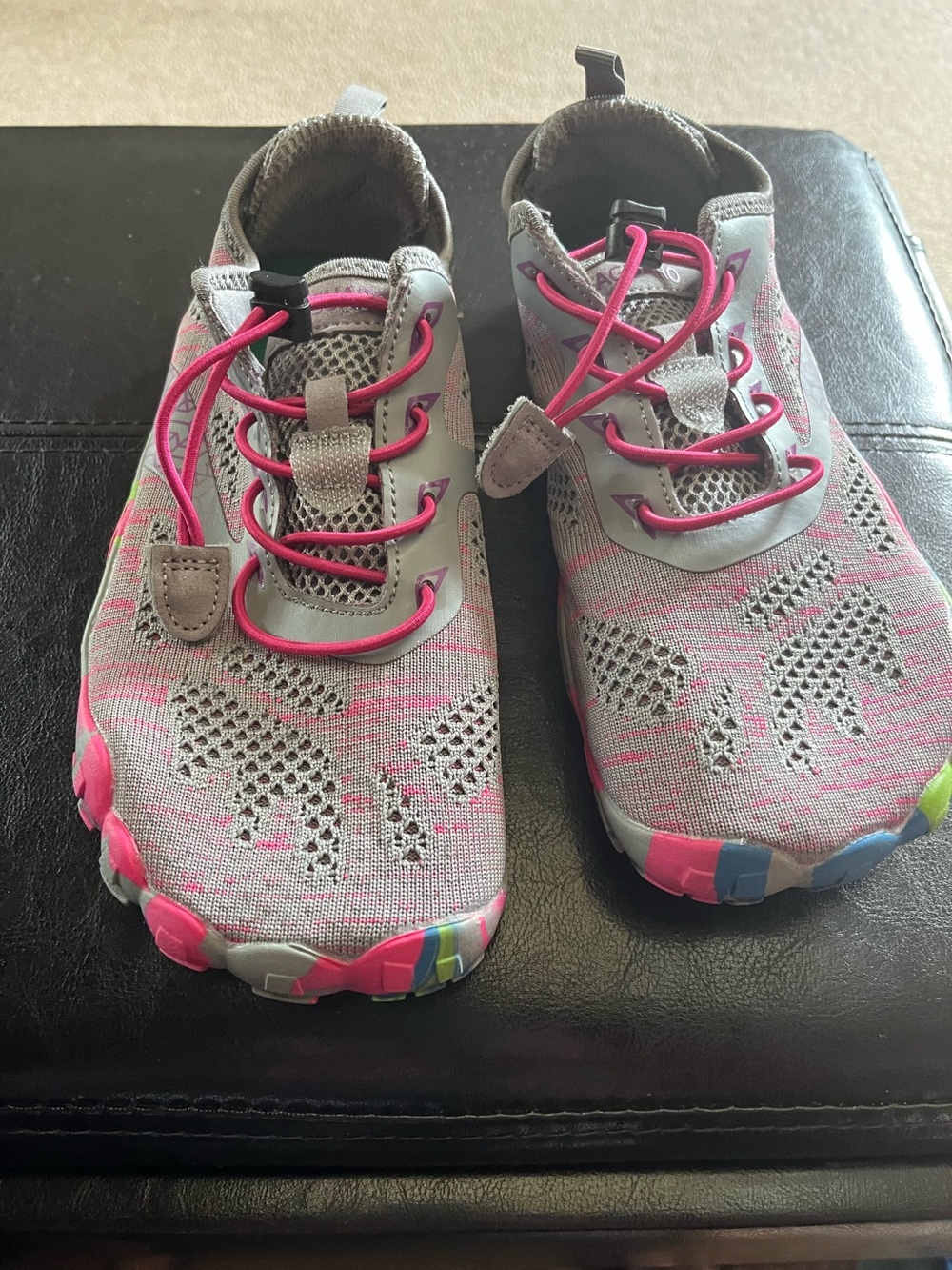Saguaro Lightweight Grey and Pink barefoot sneakers